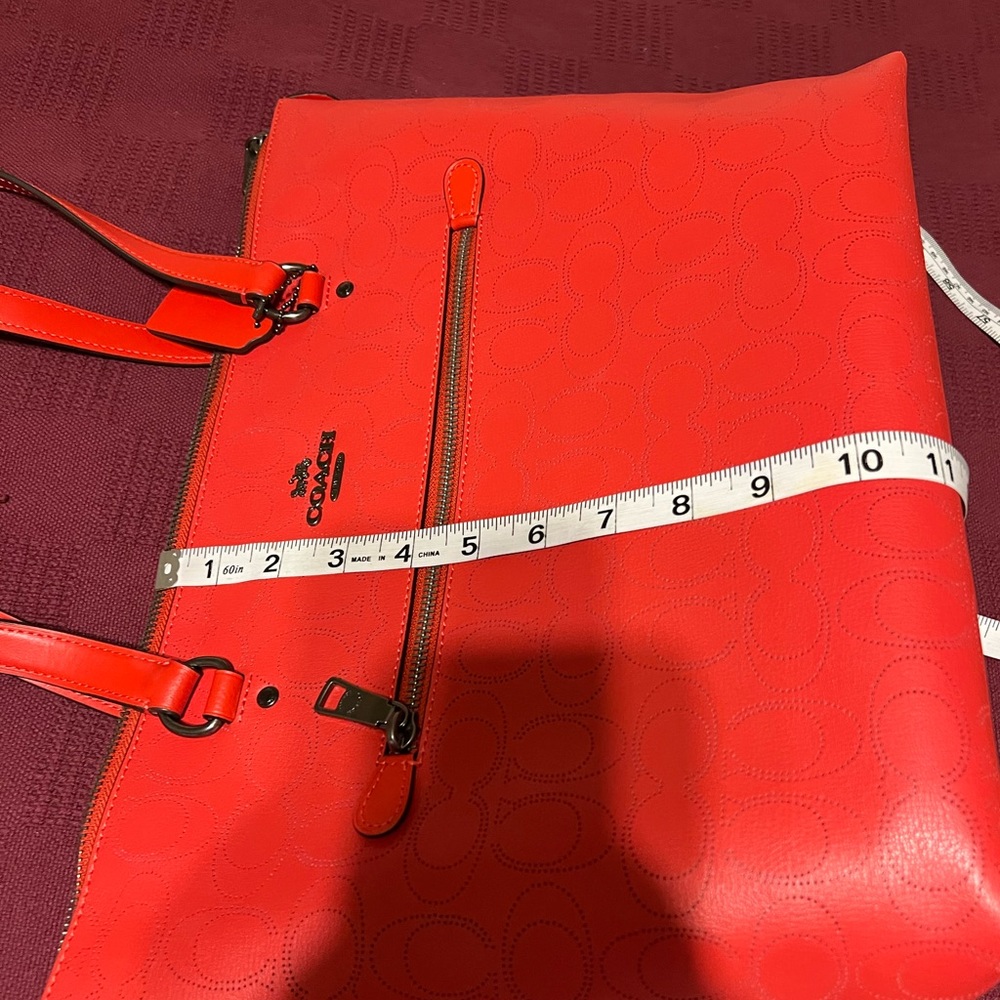 Coach NWOT Gallery tote bag in perforated Miami red, brand new - Picture 14 of 16